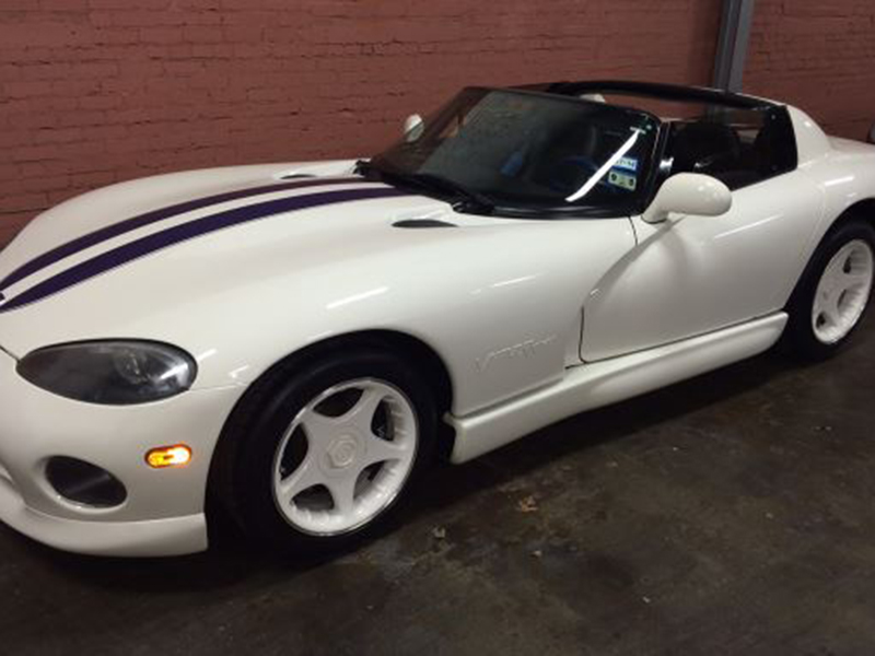 2nd Image of a 1996 DODGE VIPER