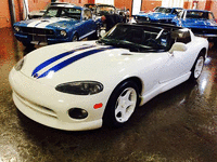 Image 5 of 10 of a 1996 DODGE VIPER