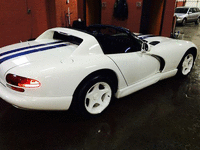Image 6 of 10 of a 1996 DODGE VIPER