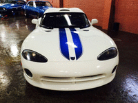 Image 7 of 10 of a 1996 DODGE VIPER