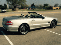 Image 4 of 12 of a 2005 MERCEDES SL 500