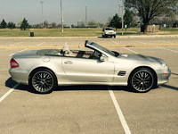 Image 6 of 12 of a 2005 MERCEDES SL 500