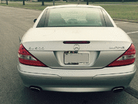 Image 9 of 12 of a 2005 MERCEDES SL 500