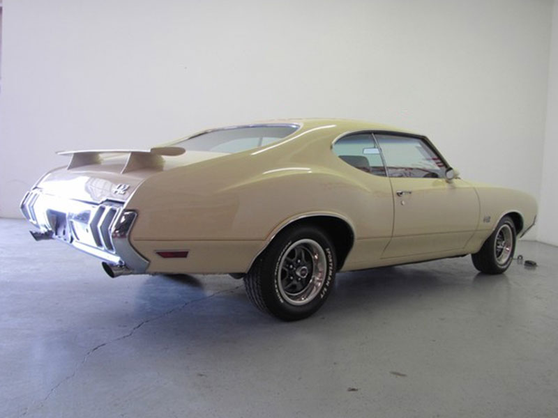 3rd Image of a 1970 OLDSMOBILE 442