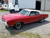 Image 1 of 3 of a 1970 OLDSMOBILE CUTLASS