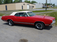 Image 3 of 3 of a 1970 OLDSMOBILE CUTLASS