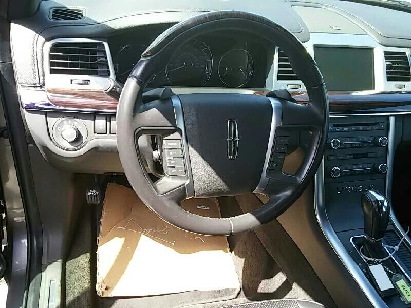 3rd Image of a 2012 LINCOLN MKS