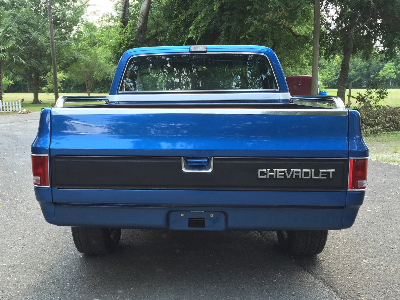 3rd Image of a 1986 CHEVROLET C10
