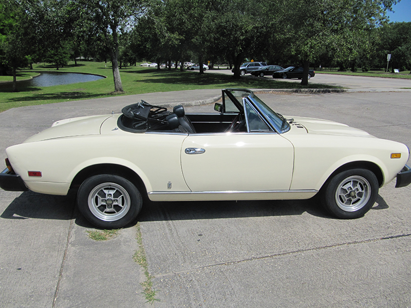 2nd Image of a 1979 FIAT SPIDER