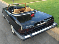 Image 3 of 4 of a 1987 MERCEDES-BENZ 560 SL