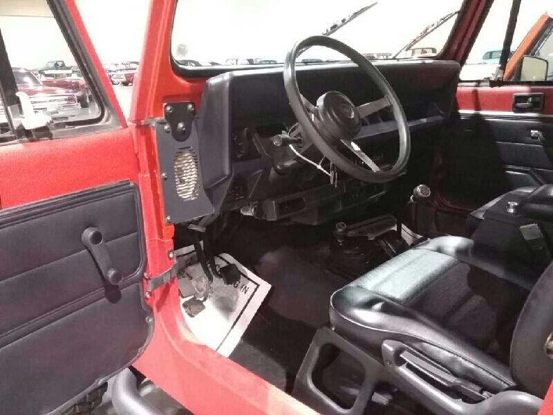2nd Image of a 1993 JEEP WRANGLER 4X4