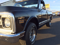 Image 6 of 10 of a 1970 CHEVROLET C10