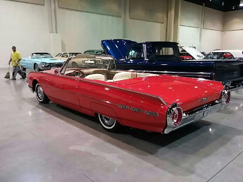 1st Image of a 1961 FORD THUNDERBIRD