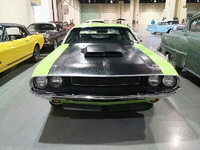 Image 2 of 9 of a 1970 DODGE CHALLENGER
