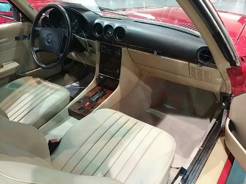 2nd Image of a 1986 MERCEDES-BENZ 560SL