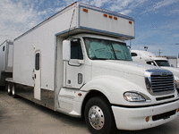Image 1 of 39 of a 2006 FREIGHTLINER COLUMBIA 120