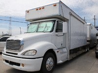 Image 2 of 39 of a 2006 FREIGHTLINER COLUMBIA 120