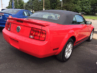 Image 3 of 6 of a 2007 FORD MUSTANG