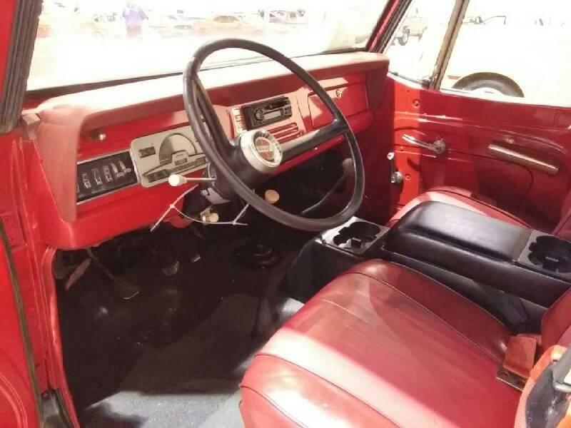 2nd Image of a 1969 AMC JEEPSTER