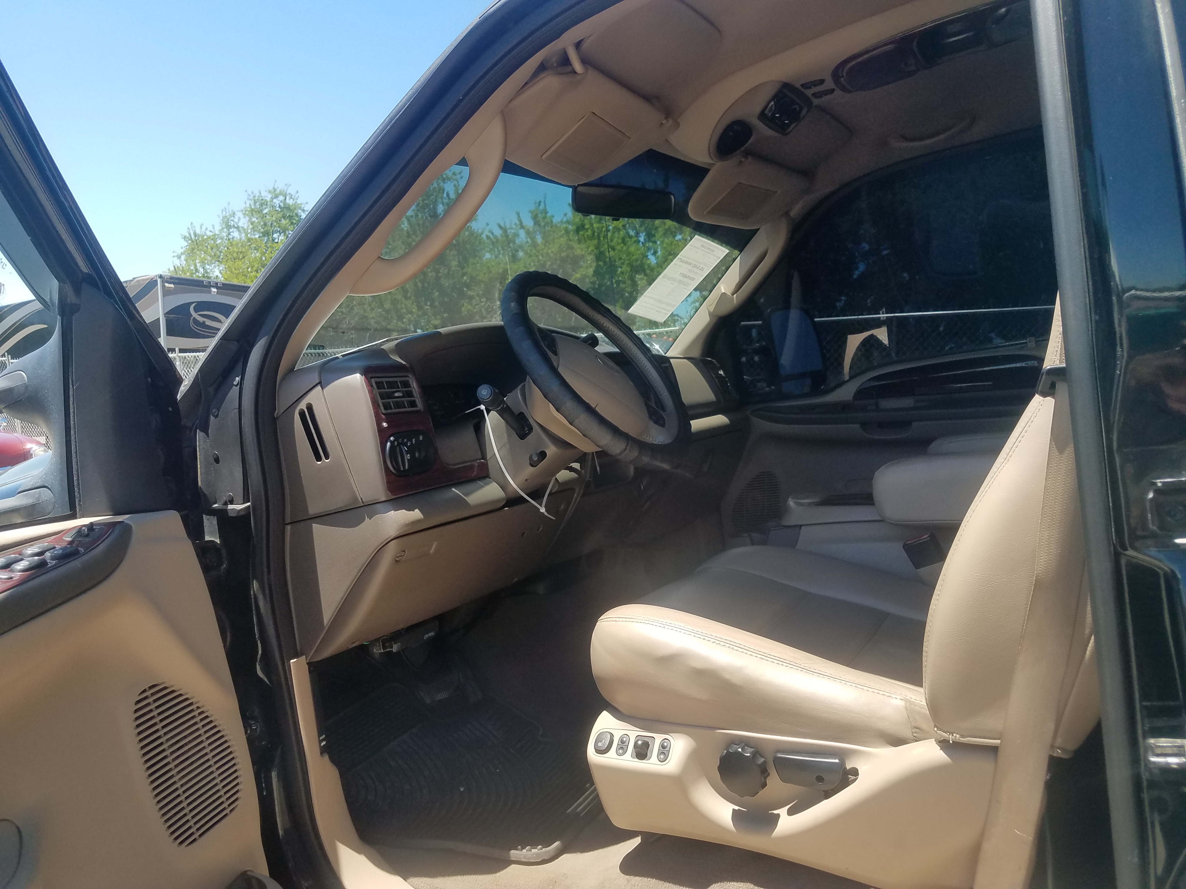 2nd Image of a 2003 FORD EXCURSION LIMITED