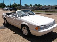 Image 2 of 5 of a 1993 FORD MUSTANG LX