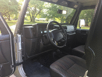 Image 5 of 8 of a 2000 JEEP WRANGLER SE