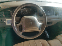 Image 5 of 6 of a 1998 LINCOLN TOWN CAR EXECUTIVE