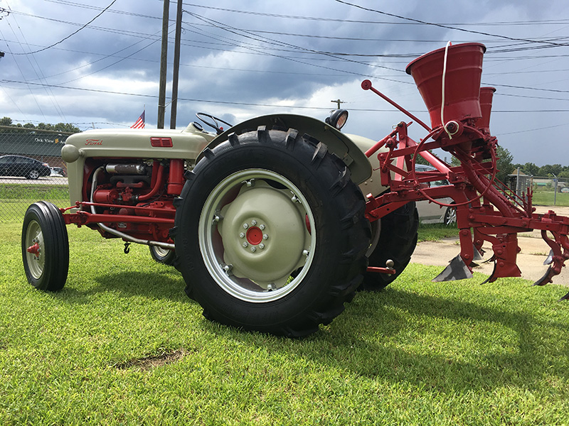 1st Image of a 1955 FORD 800 TRACTOR