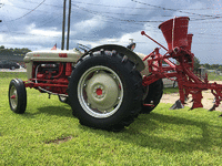 Image 2 of 2 of a 1955 FORD 800 TRACTOR