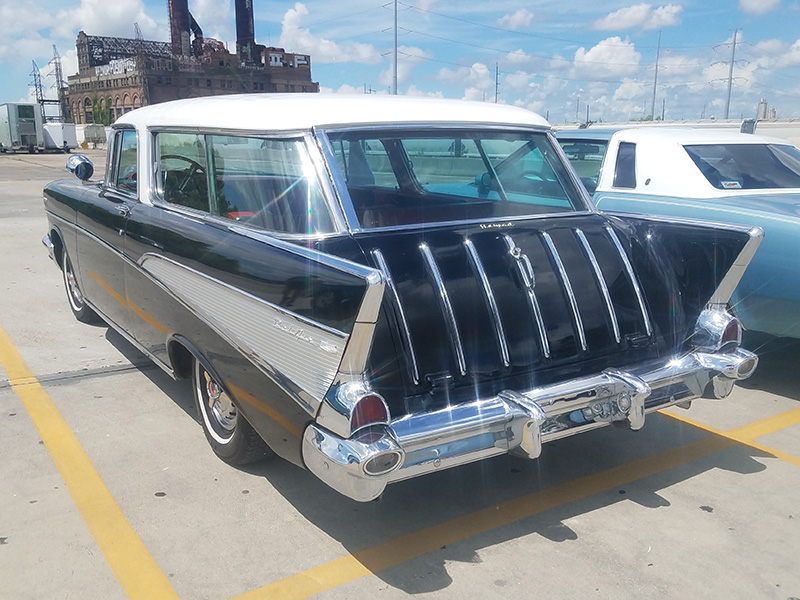 2nd Image of a 1957 CHEVROLET NOMAD
