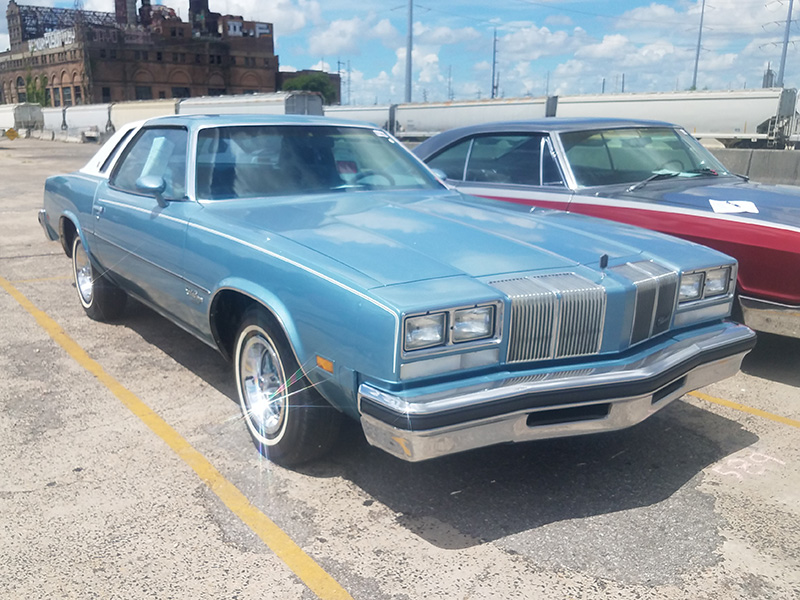1st Image of a 1976 OLDSMOBILE CUTLASS