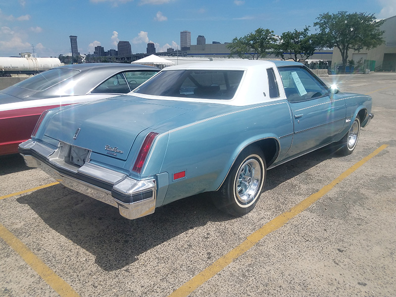 2nd Image of a 1976 OLDSMOBILE CUTLASS