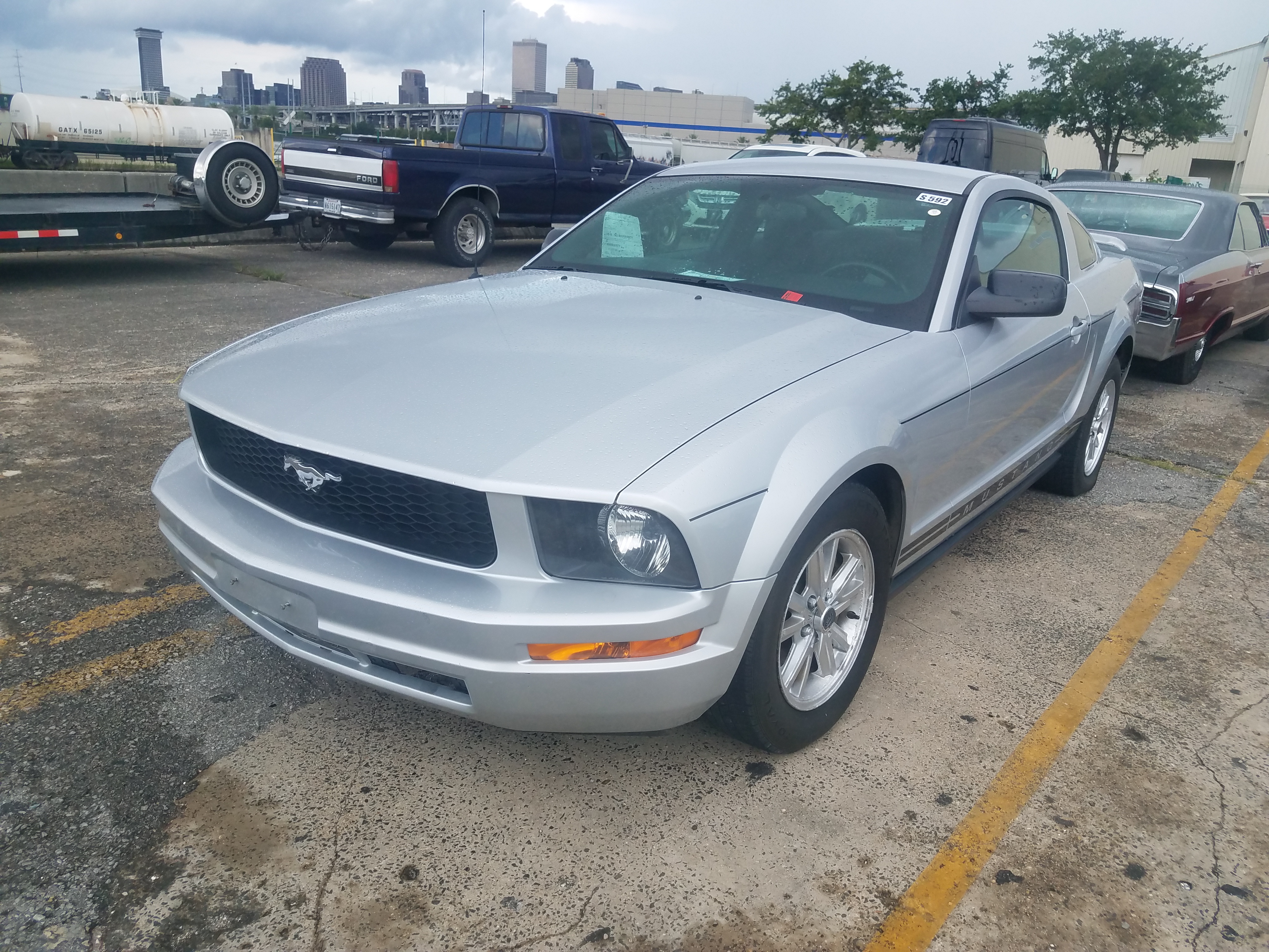 0th Image of a 2006 FORD MUSTANG