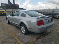 Image 2 of 5 of a 2006 FORD MUSTANG