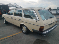 Image 2 of 7 of a 1985 MERCEDES 300TD