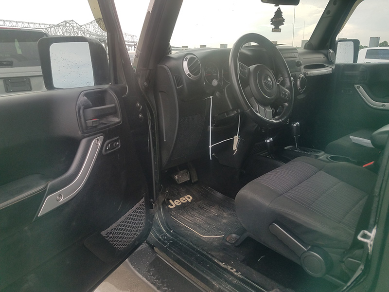3rd Image of a 2011 JEEP WRANGLER UNLIMITED SAHARA