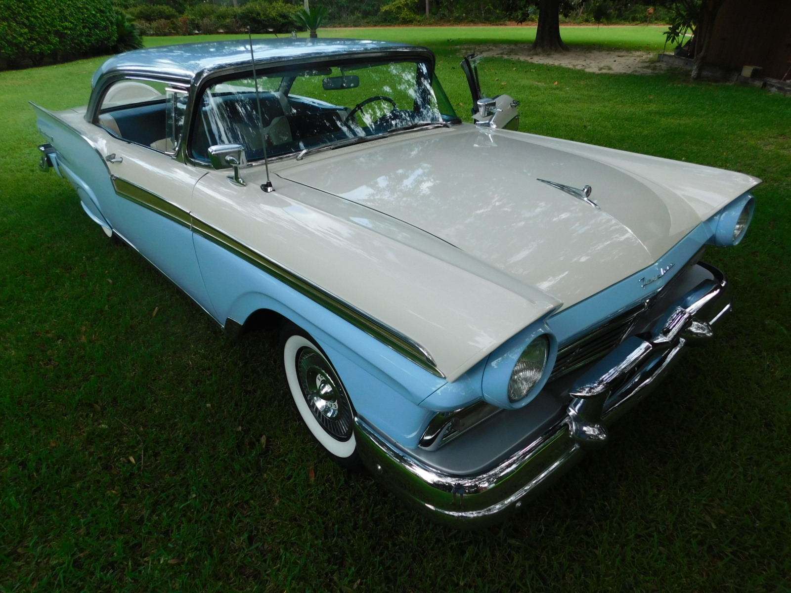1st Image of a 1957 FORD FAIRLANE 500