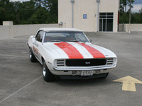 Image 2 of 7 of a 1969 CHEVROLET PACE CAR