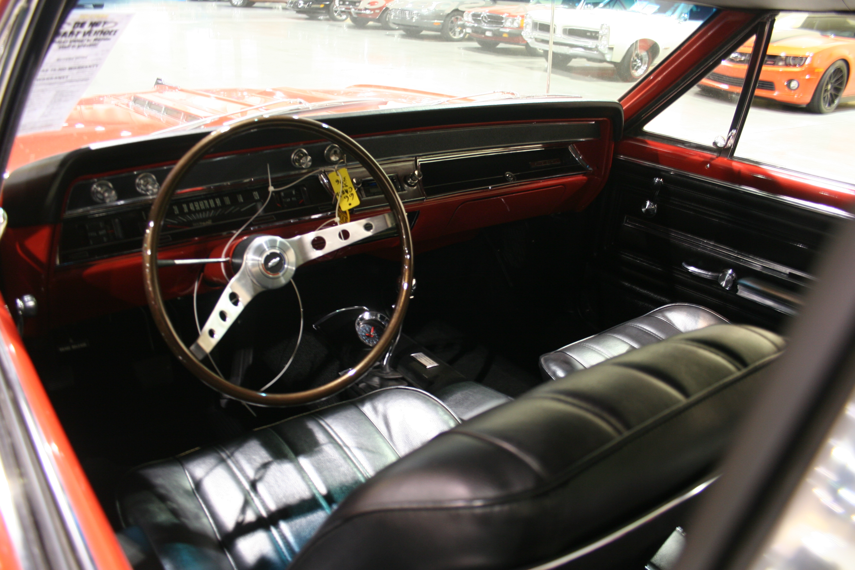 2nd Image of a 1966 CHEVROLET CHEVELLE SS 396