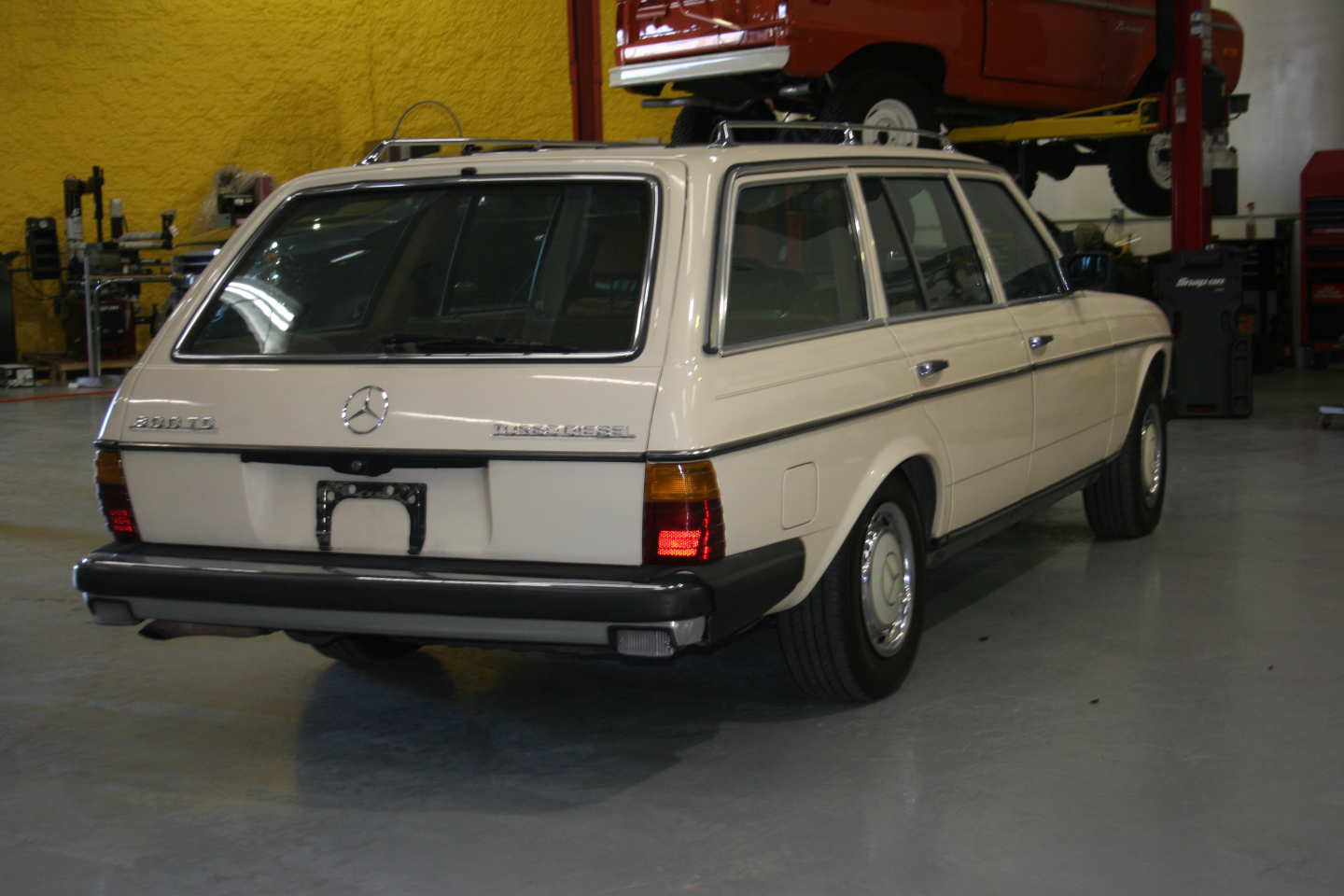 6th Image of a 1985 MERCEDES 300TD