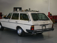 Image 4 of 18 of a 1985 MERCEDES 300TD