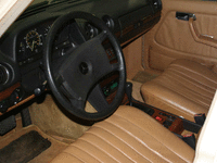 Image 11 of 18 of a 1985 MERCEDES 300TD