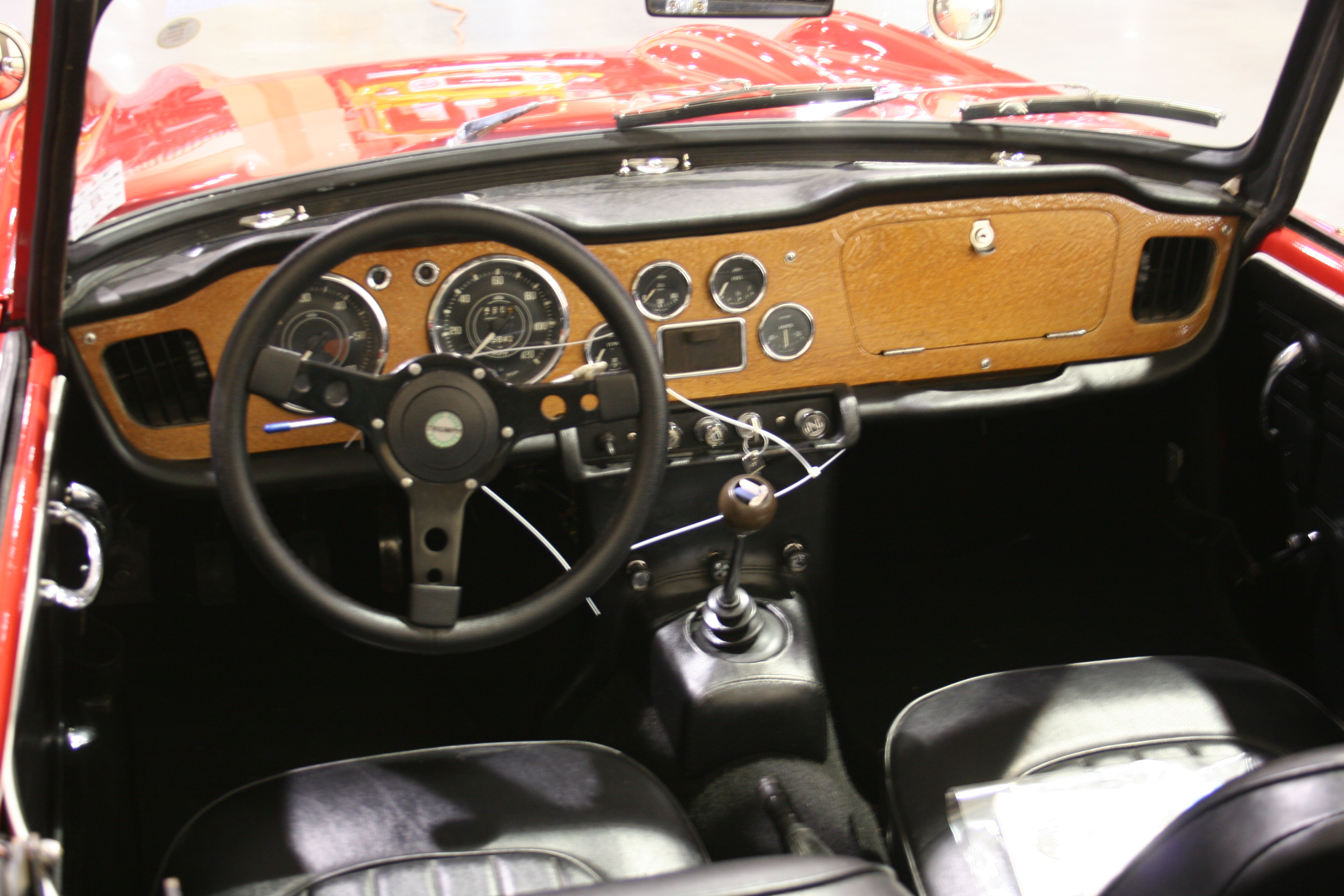2nd Image of a 1964 TRIUMPH TR4