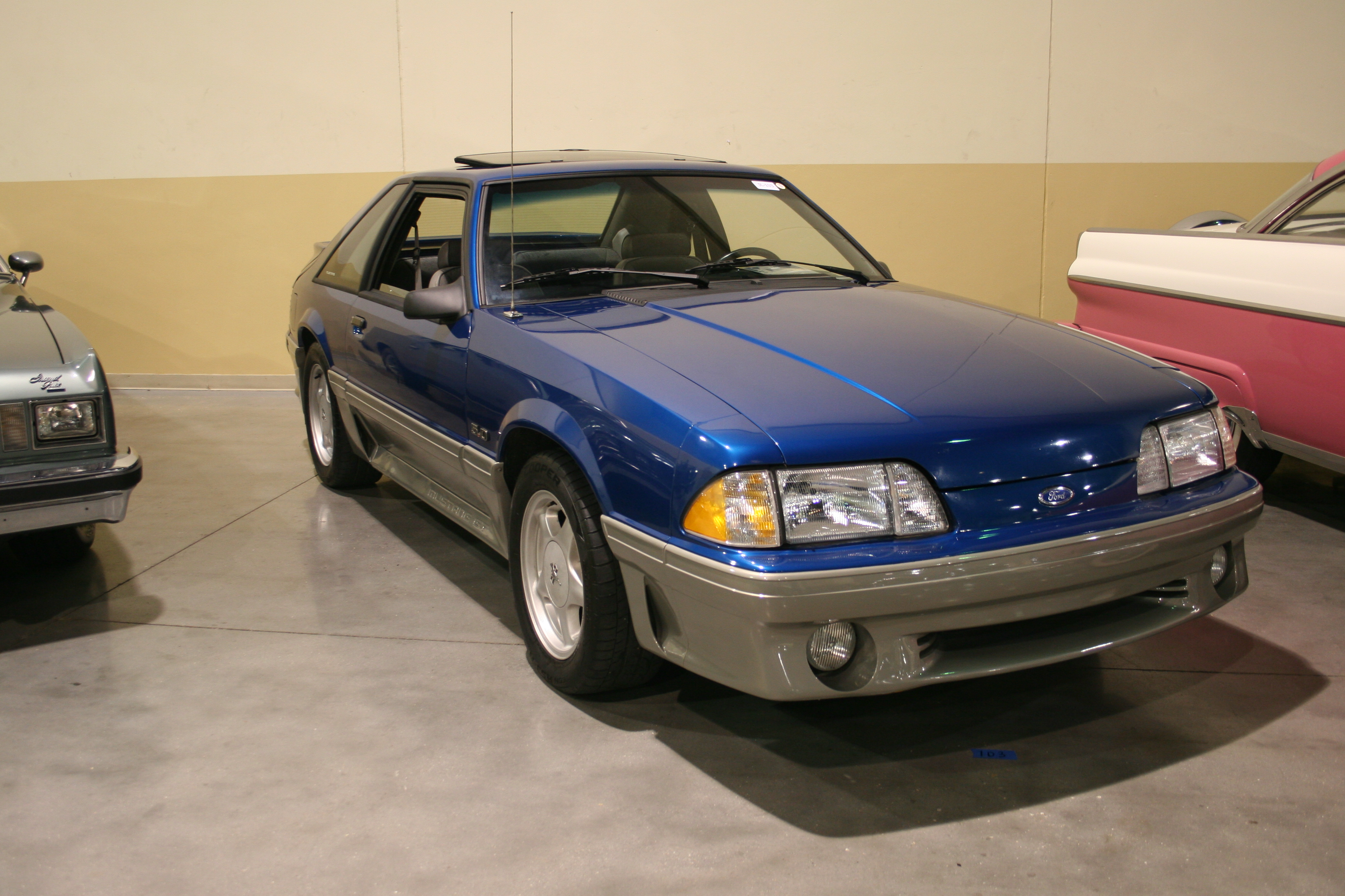 1st Image of a 1992 FORD MUSTANG GT