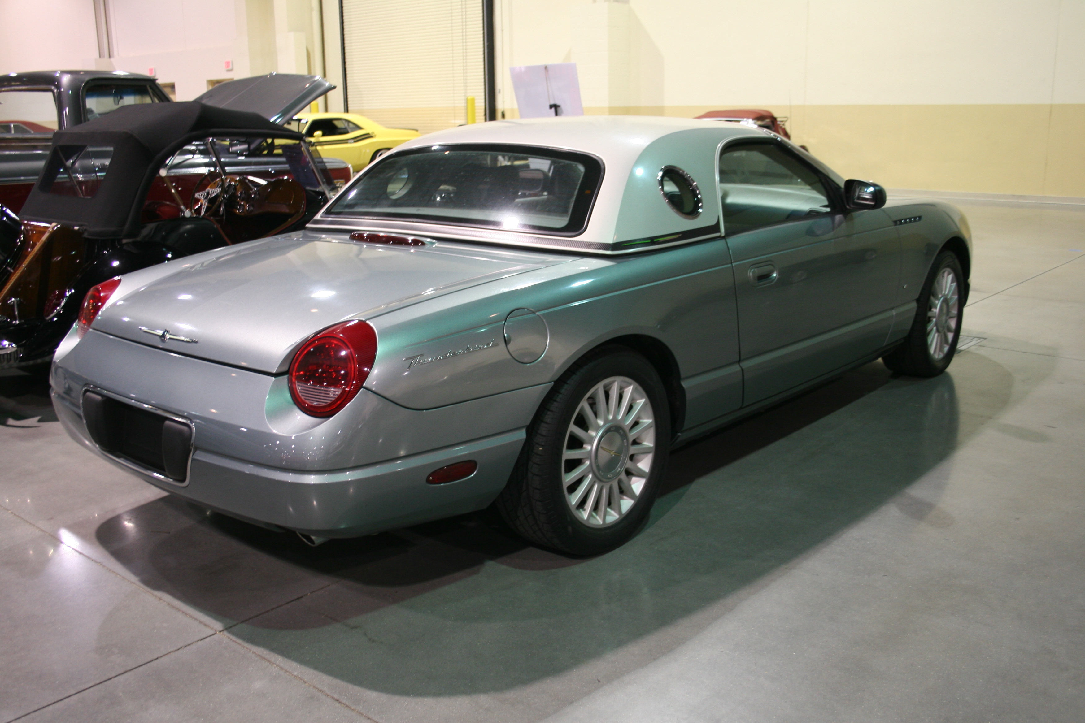 5th Image of a 2004 FORD THUNDERBIRD PACIFIC COAST ROADSTER