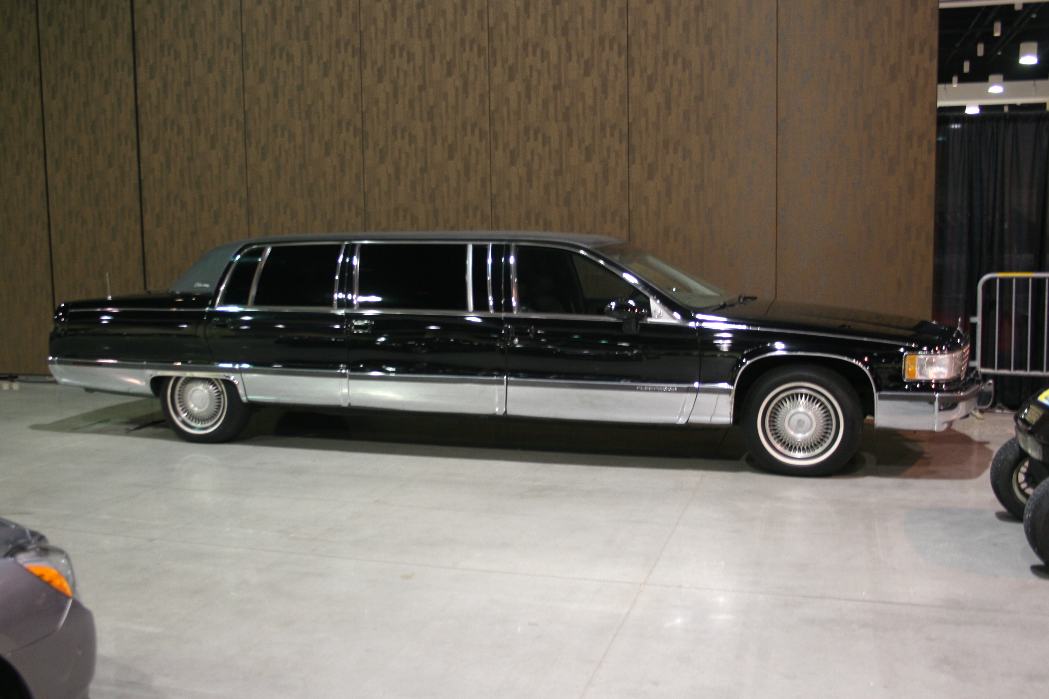 1st Image of a 1994 CADILLAC FLEETWOOD