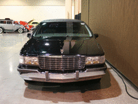 Image 1 of 9 of a 1994 CADILLAC FLEETWOOD