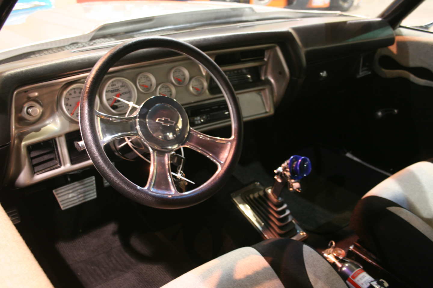 3rd Image of a 1972 CHEVROLET CHEVELLE