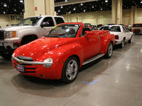 Image 2 of 6 of a 2004 CHEVROLET SSR LS