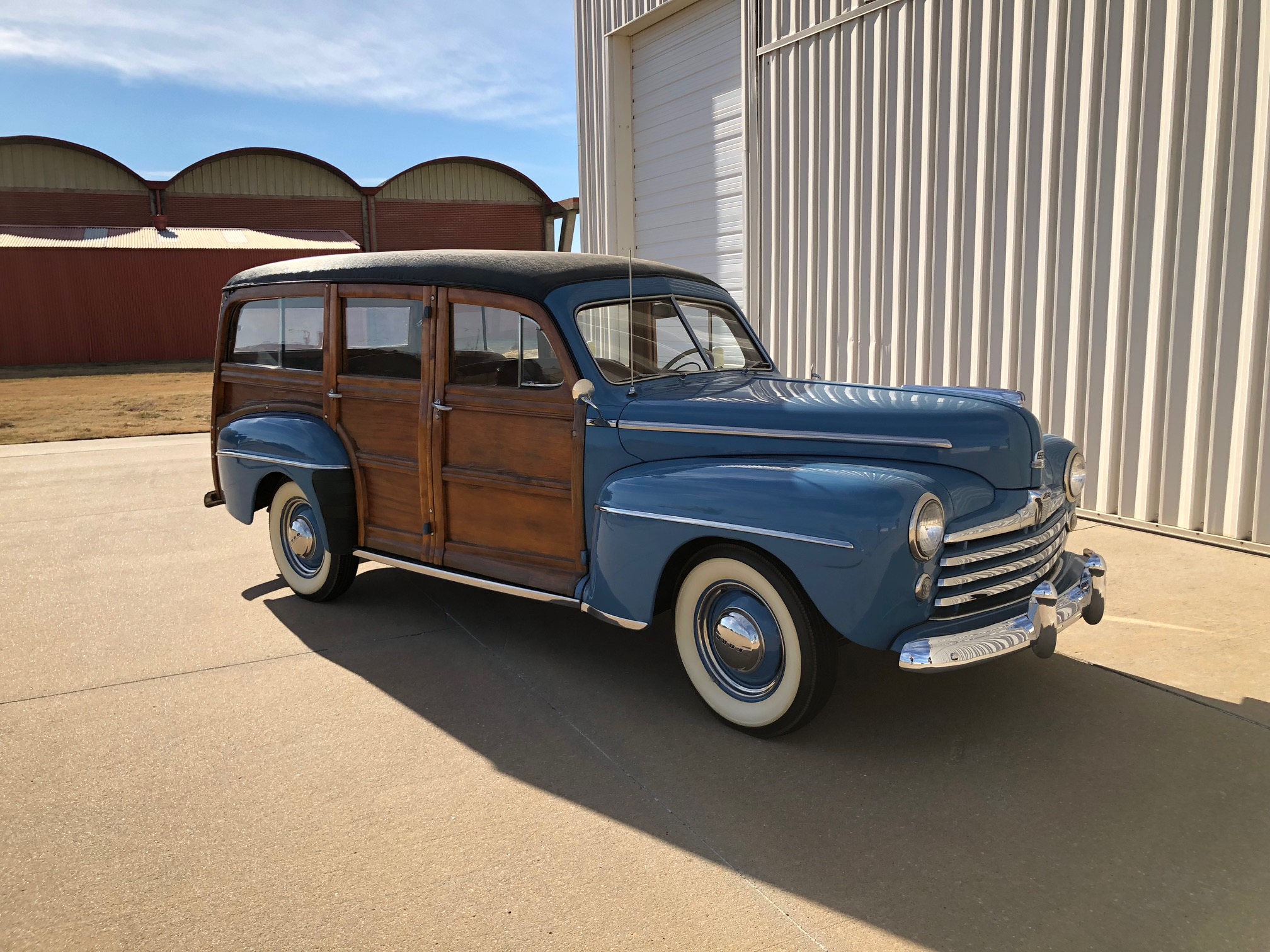 2nd Image of a 1947 FORD SUPER DELUXE WOODY